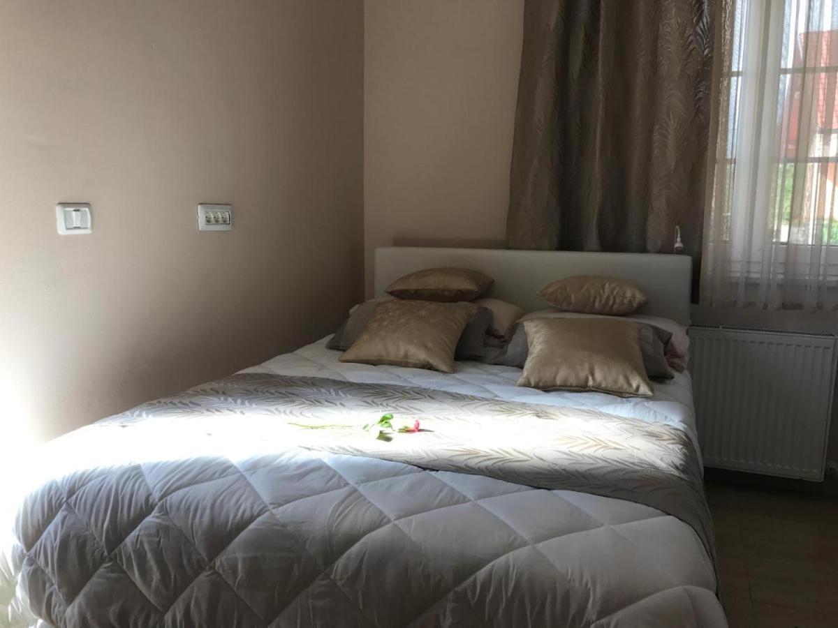 Linden Garden Apartment 포스토이나 외부 사진