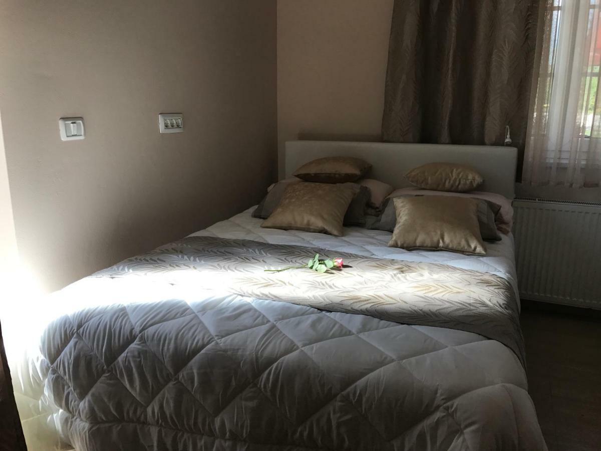 Linden Garden Apartment 포스토이나 외부 사진