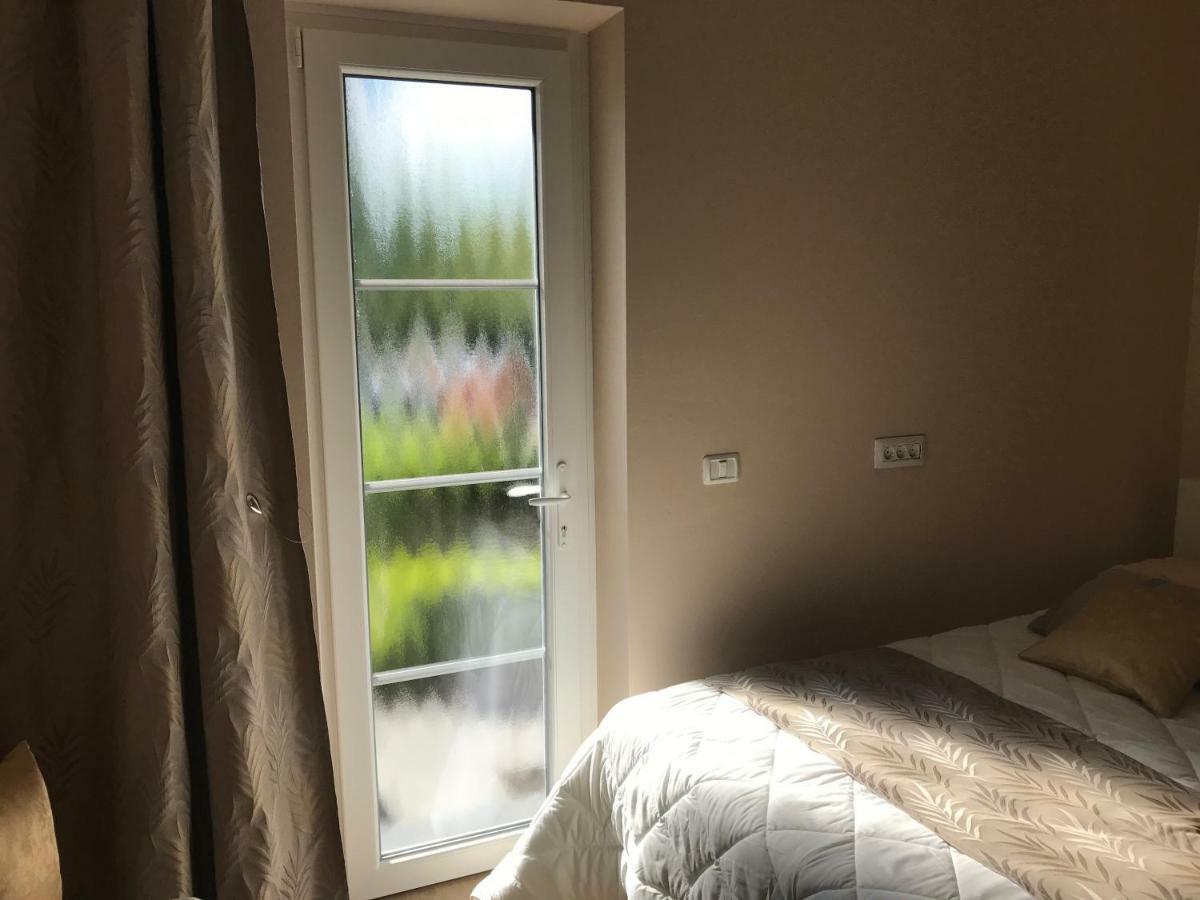 Linden Garden Apartment 포스토이나 외부 사진