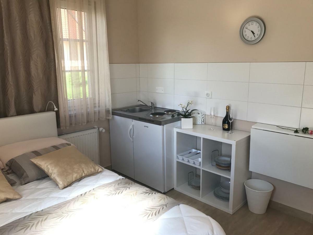 Linden Garden Apartment 포스토이나 외부 사진