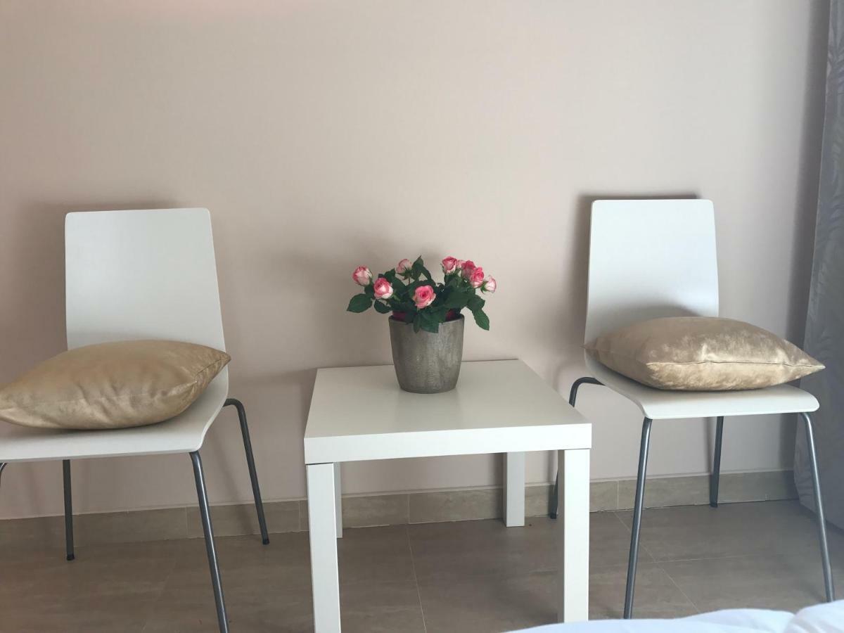 Linden Garden Apartment 포스토이나 외부 사진